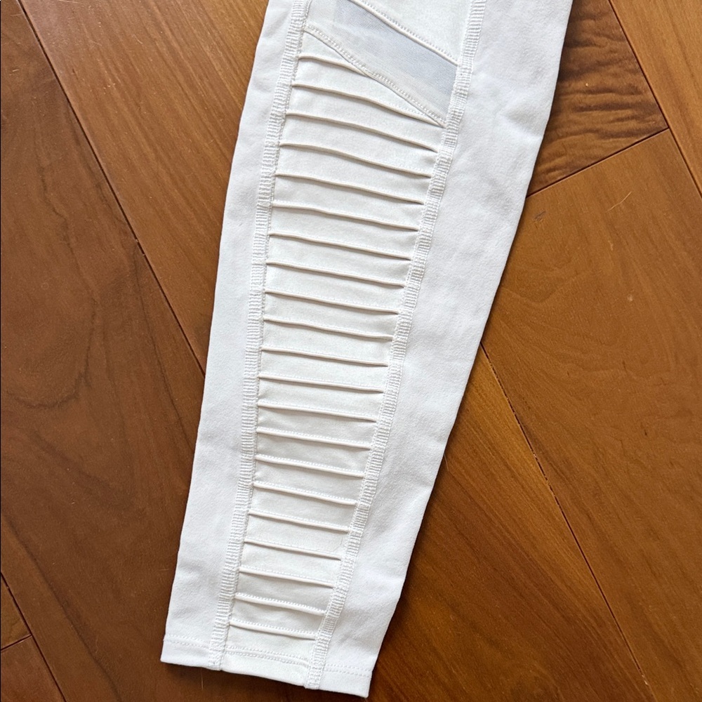 ALO Yoga Off-White Ribbed Leggings - Picture 2 of 4